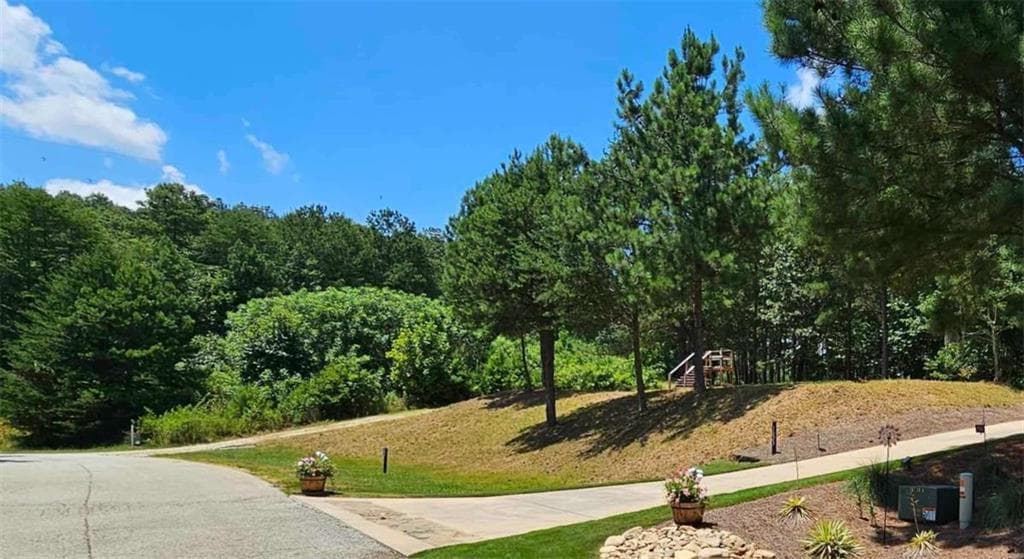 single family residence for sale at 915 N Edgewater Trail, Toccoa, GA 30577