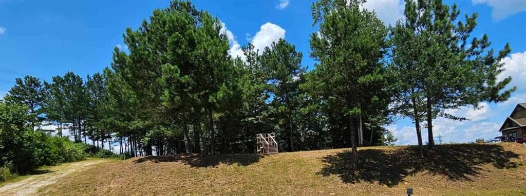 single family residence for sale at 915 N Edgewater Trail, Toccoa, GA 30577 — photo 2