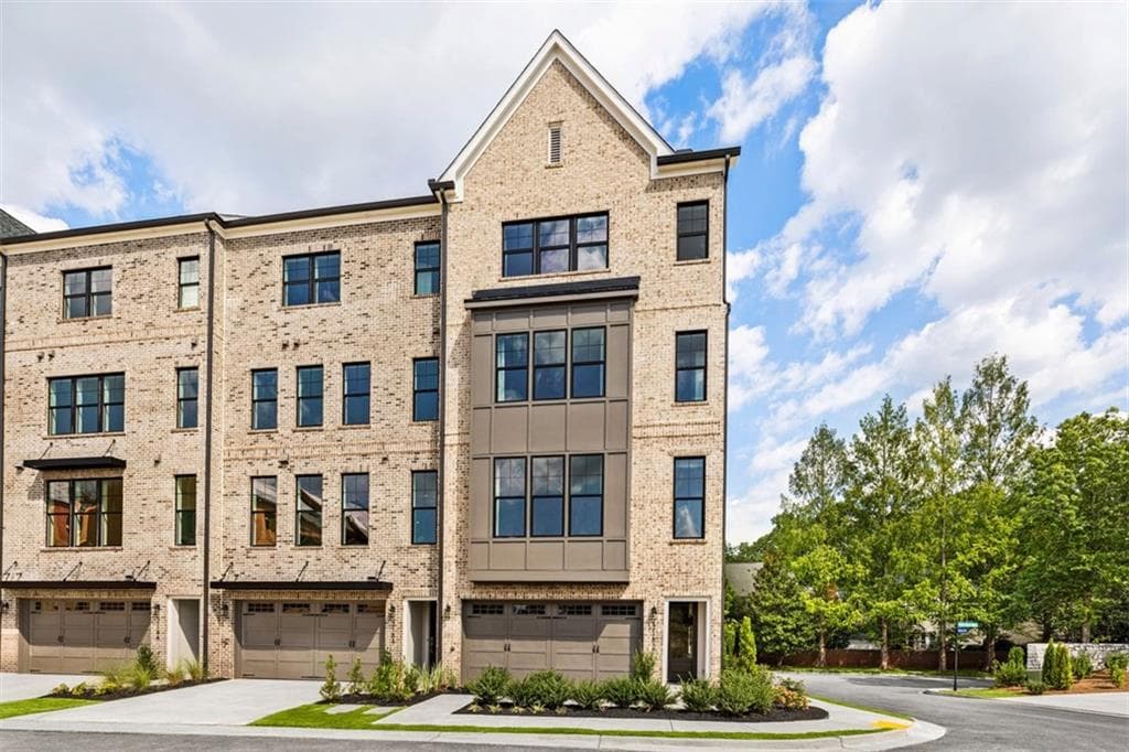 3 bedroom, 5 bathroom, 3,715 sq ft townhouse for sale at 1129 Panorama Drive 24, Brookhaven, GA 30319 — photo 2