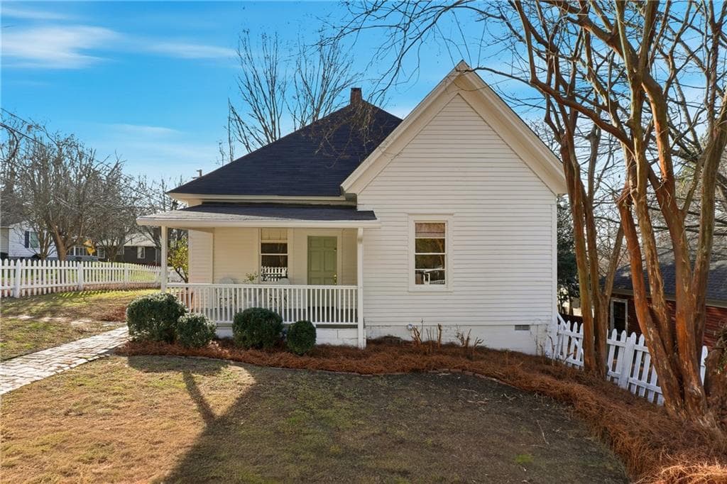 2 bedroom, 1 bathroom, 1,224 sq ft single family residence sold at 1966 Butler Way, Atlanta, GA 30318