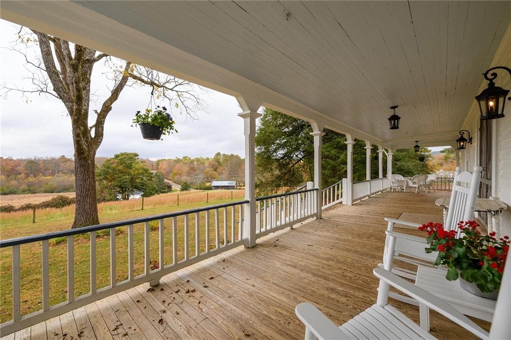 7 bedroom, 10 bathroom, 4,364 sq ft single family residence under contract at 1526 Highway 255, Sautee Nacoochee, GA 30571 — photo 4