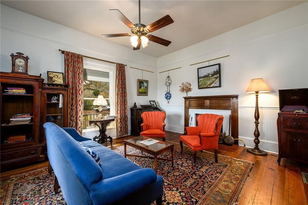 7 bedroom, 10 bathroom, 4,364 sq ft single family residence under contract at 1526 Highway 255, Sautee Nacoochee, GA 30571 — photo 6