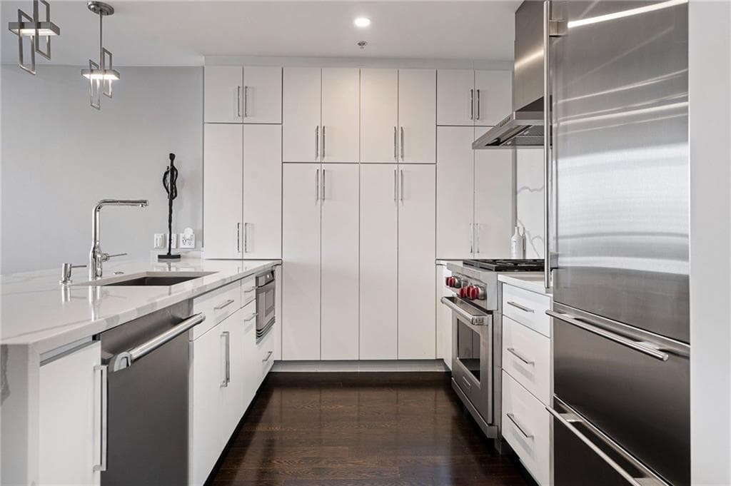 1 bedroom, 1 bathroom, 928 sq ft condominium for sale at 3325 Piedmont Road 1608, Atlanta, GA 30305 — photo 9