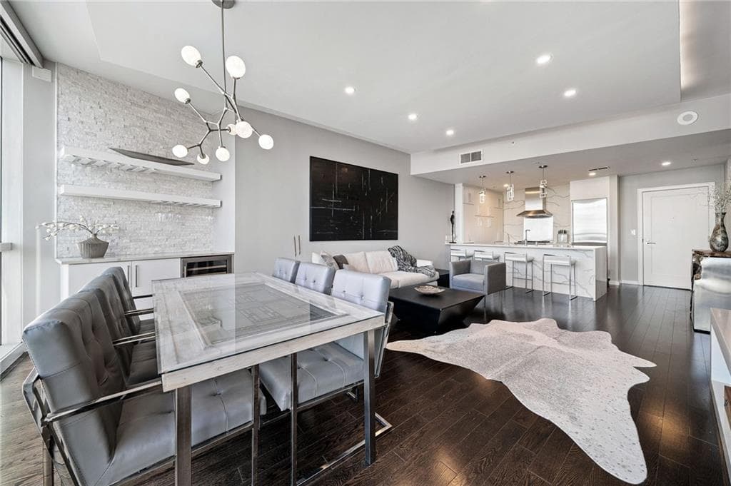 1 bedroom, 1 bathroom, 928 sq ft condominium for sale at 3325 Piedmont Road 1608, Atlanta, GA 30305 — photo 6