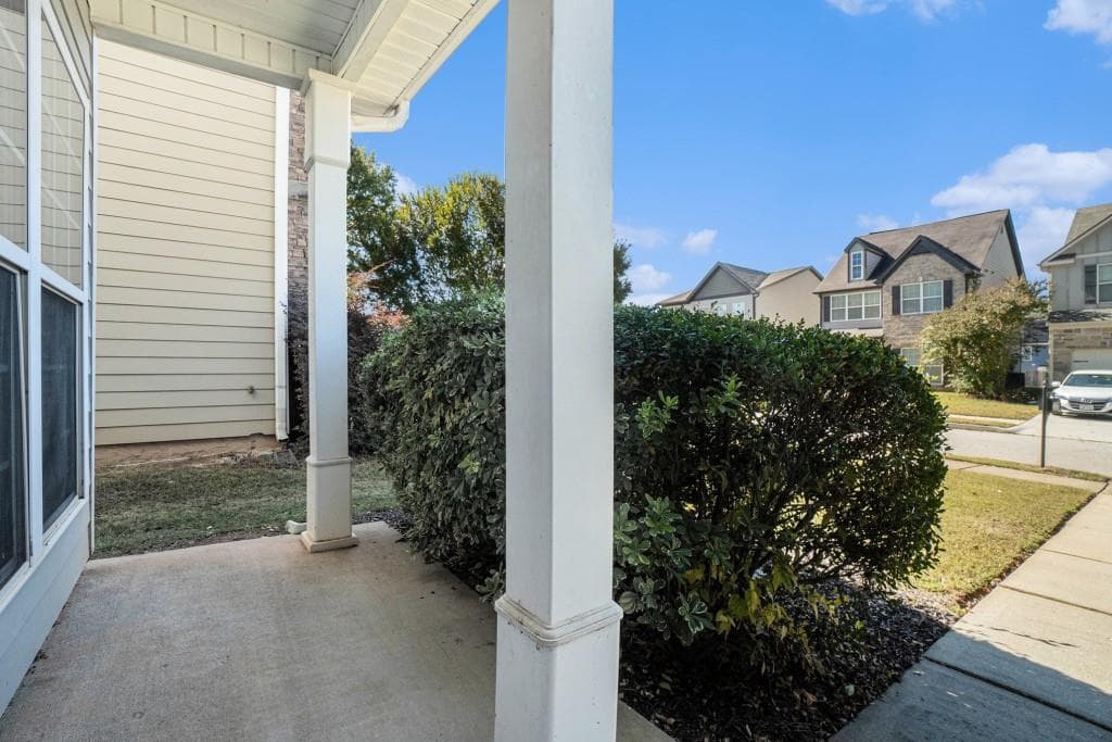 3 bedroom, 3 bathroom, 1,844 sq ft single family residence for sale at 2320 Polaris Way, Atlanta, GA 30331 — photo 4