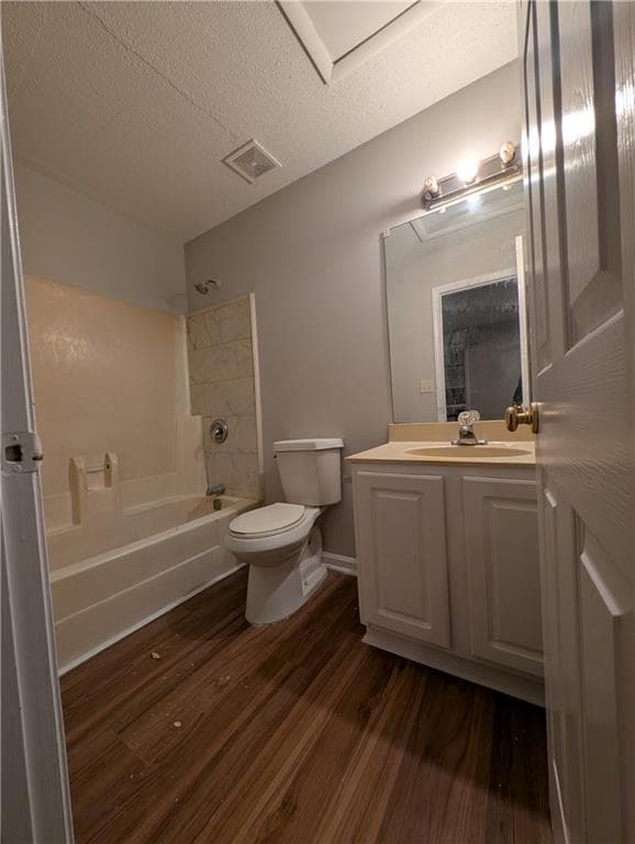 2 bedroom, 2 bathroom quadruplex for rent at 5582 Estates Court, Norcross, GA 30093 for $1,700 a month — photo 2