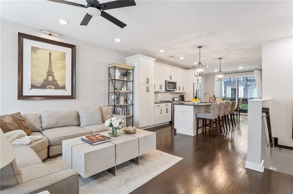 2 bedroom, 2 bathroom, 1,710 sq ft townhouse sold at 1050 Stacks Avenue 1505, Atlanta, GA 30315