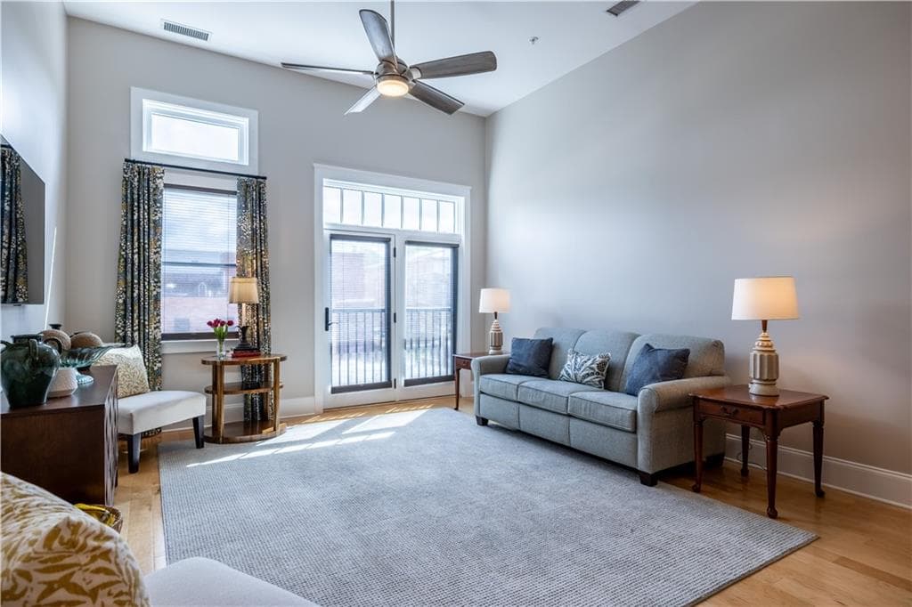 1 bedroom, 1 bathroom, 924 sq ft condominium for sale at 1 E 3rd Avenue 302, Rome, GA 30161 — photo 6