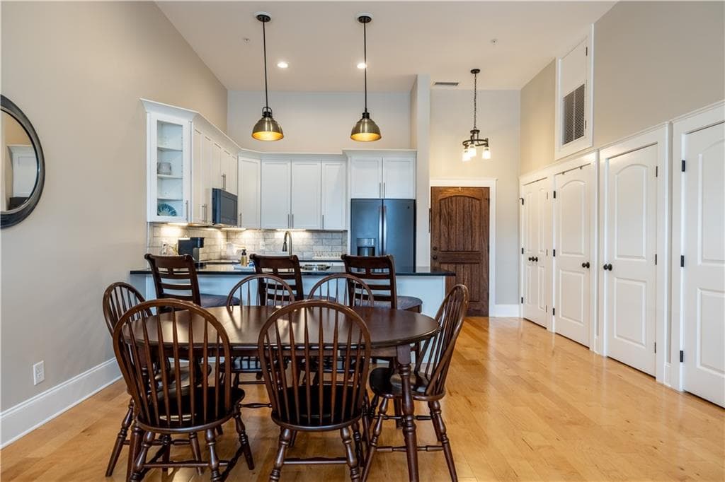 1 bedroom, 1 bathroom, 924 sq ft condominium for sale at 1 E 3rd Avenue 302, Rome, GA 30161 — photo 7
