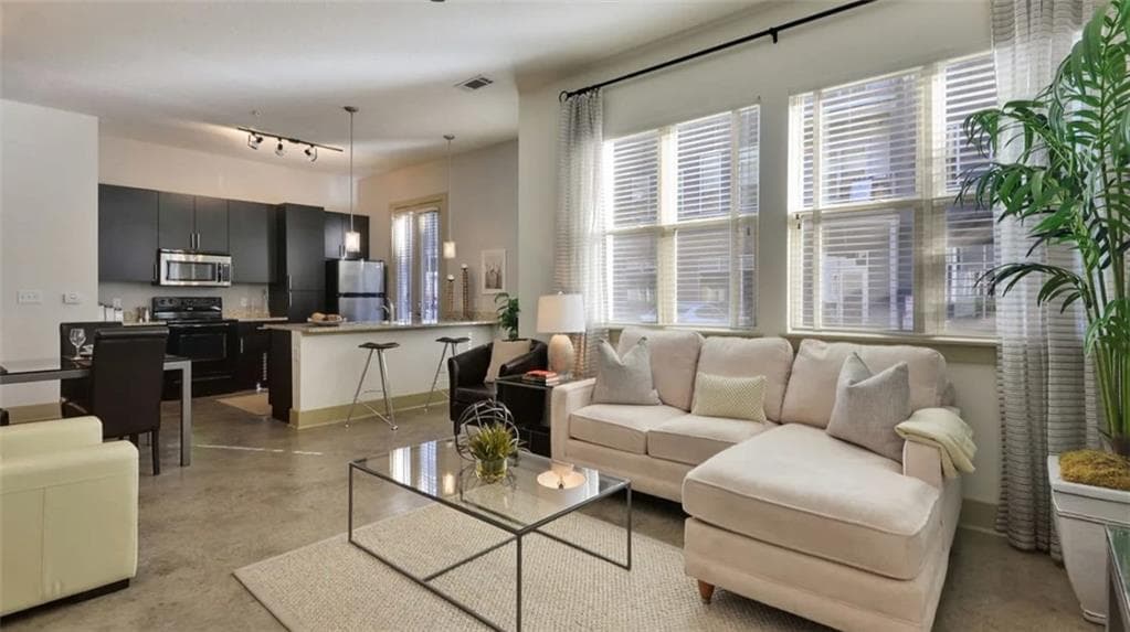 1 bedroom, 1 bathroom, 816 sq ft apartment for rent at 2115 Piedmont Road 2402, Atlanta, GA 30324 for $1,326 a month — photo 3