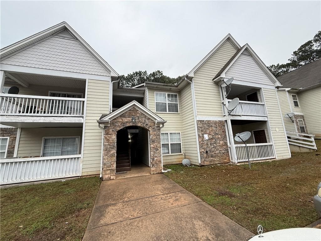 3 bedroom, 2 bathroom, 1,435 sq ft condominium for sale at 312 Ridge Creek Drive, Clarkston, GA 30021 — photo 2