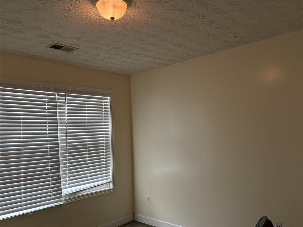 3 bedroom, 2 bathroom, 1,435 sq ft condominium for sale at 312 Ridge Creek Drive, Clarkston, GA 30021 — photo 7