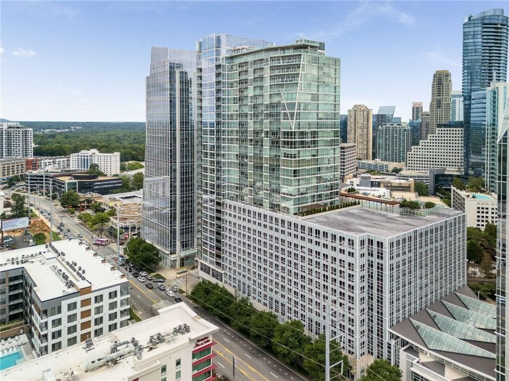 1 bedroom, 1 bathroom, 928 sq ft condominium for sale at 3325 Piedmont Road 1608, Atlanta, GA 30305 — photo 2