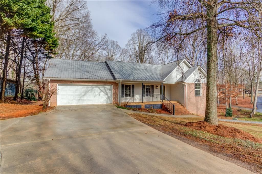 4 bedroom, 3 bathroom, 2,889 sq ft single family residence sold at 4900 Flat Creek Road, Oakwood, GA 30566