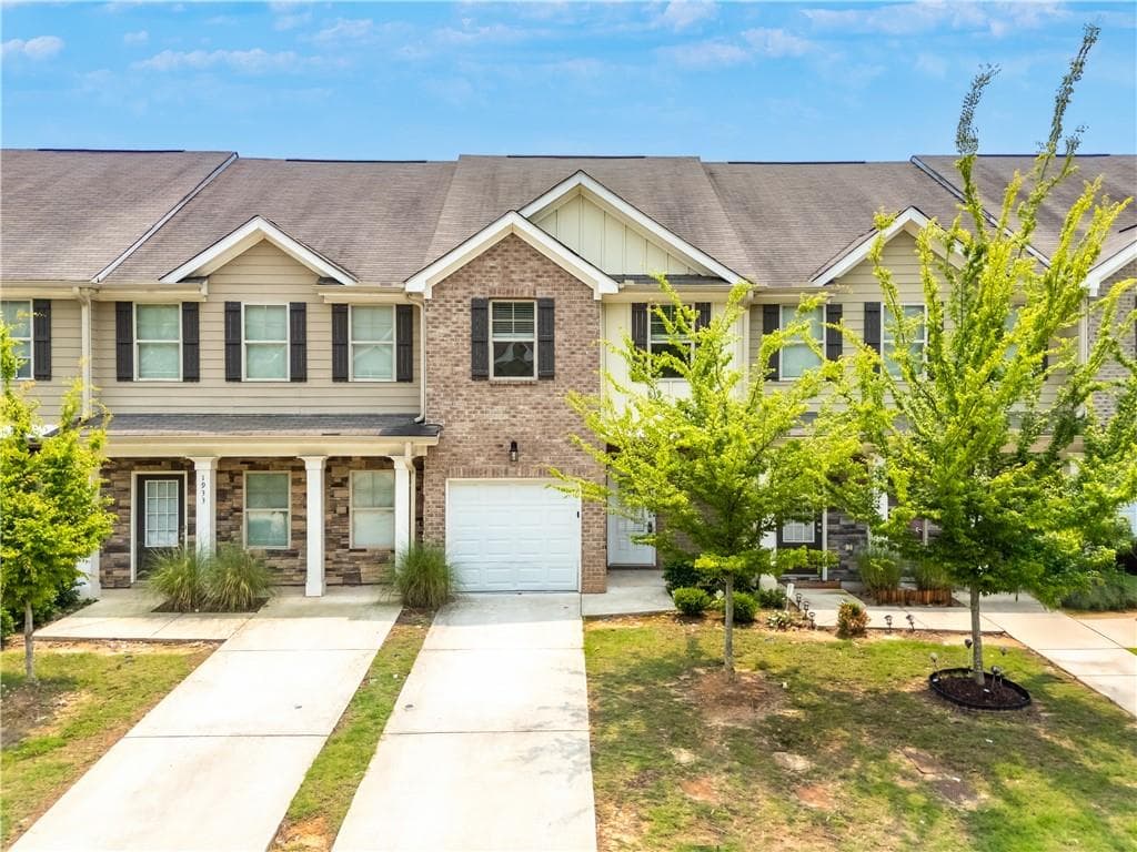 1931 Old Dogwood, Jonesboro, GA 30238 — most recent listing photo