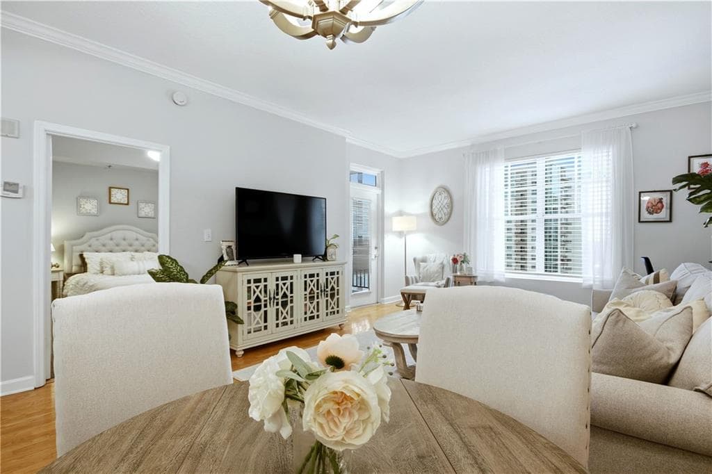 1 bedroom, 1 bathroom, 764 sq ft condominium sold at 1101 Juniper Street 1220, Atlanta, GA 30309