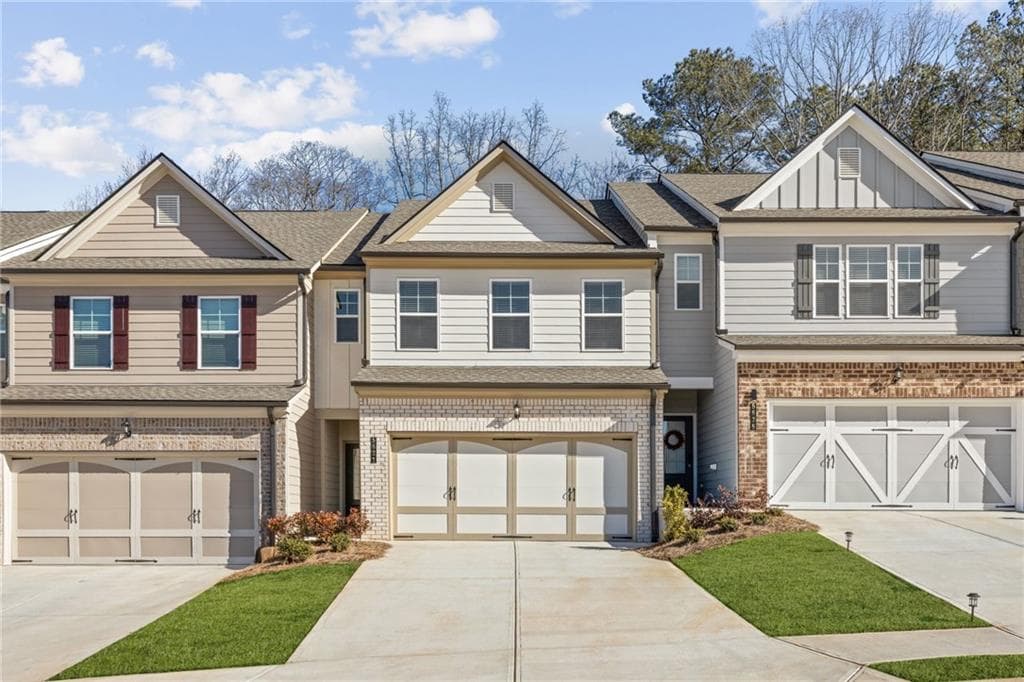 5621 Overview Drive, Flowery Branch, GA 30542 — most recent listing photo