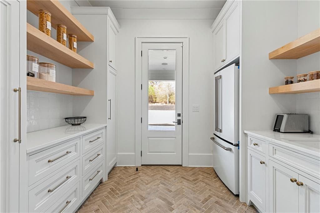 6 bedroom, 8 bathroom, 10,615 sq ft single family residence for sale at 10190 Cedar Ridge Drive, Alpharetta, GA 30004 — photo 8
