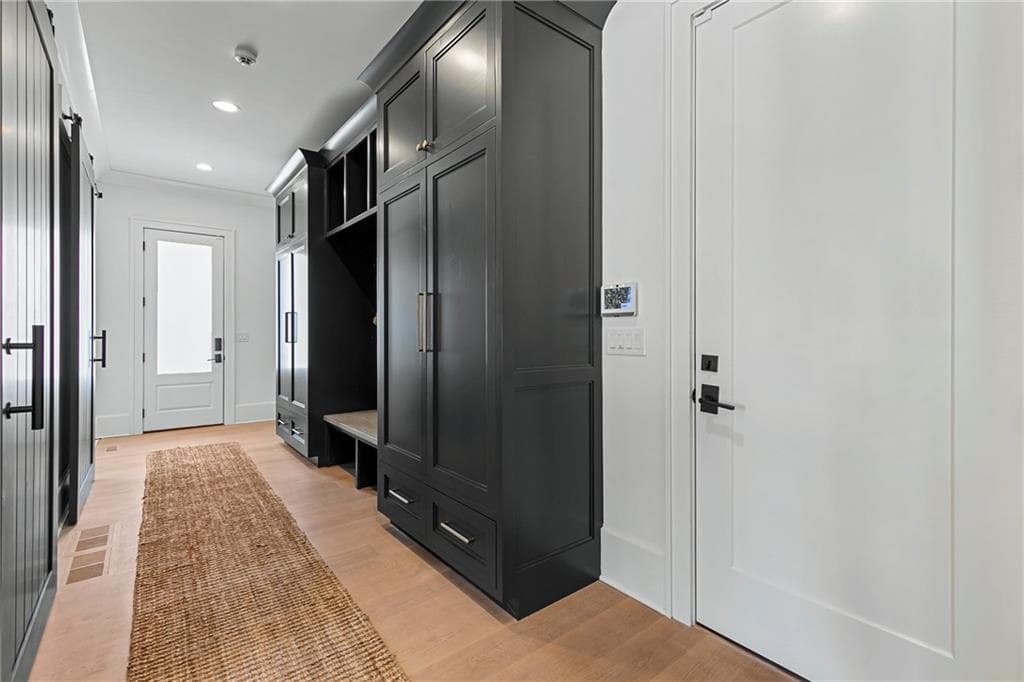 6 bedroom, 8 bathroom, 10,615 sq ft single family residence for sale at 10190 Cedar Ridge Drive, Alpharetta, GA 30004 — photo 9