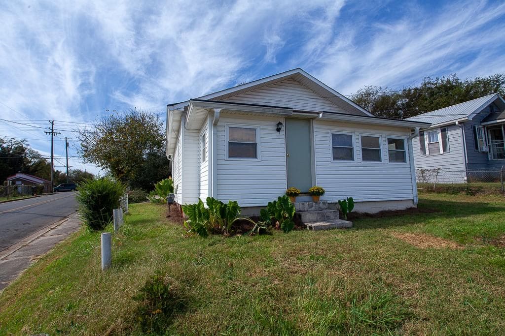 100 Neal Street, Calhoun, GA 30701 — most recent listing photo