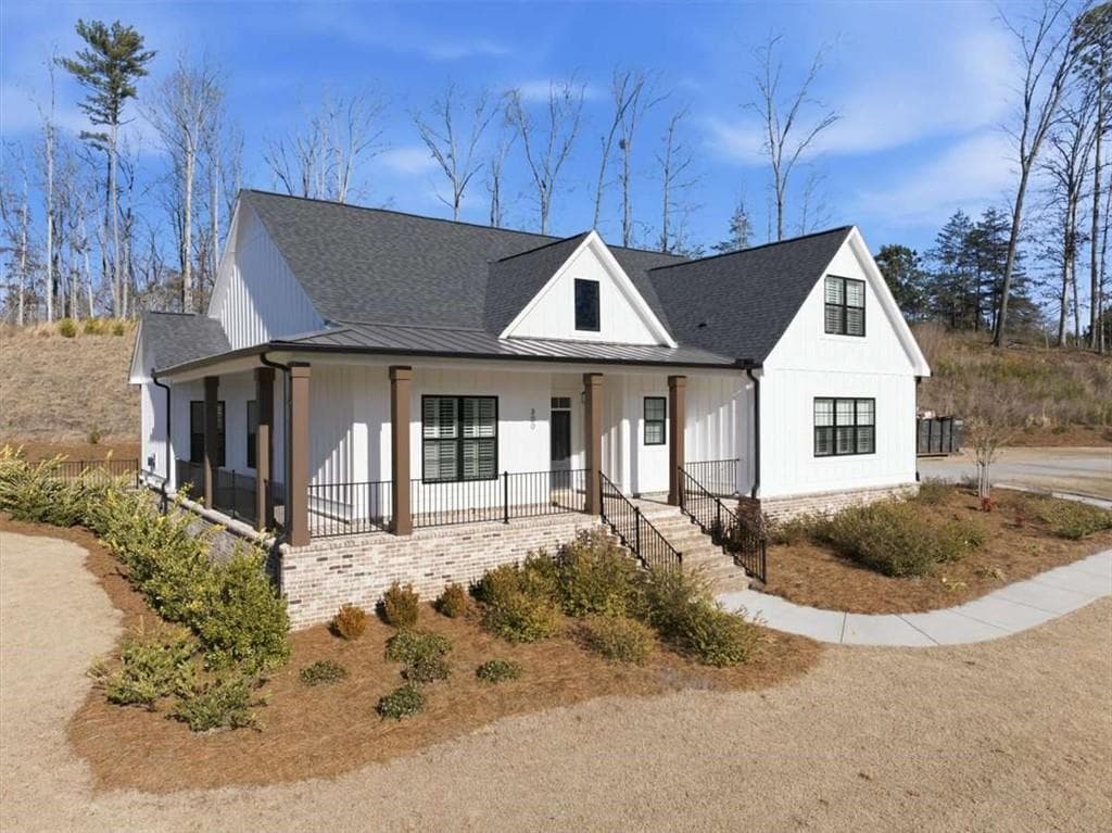 4 bedroom, 4 bathroom, 2,931 sq ft single family residence for sale at 300 Oxford Road, Ball Ground, GA 30107 — photo 3