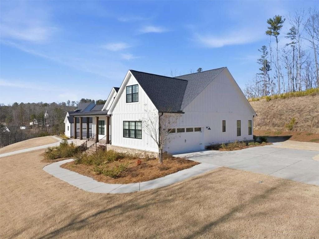 4 bedroom, 4 bathroom, 2,931 sq ft single family residence for sale at 300 Oxford Road, Ball Ground, GA 30107 — photo 4