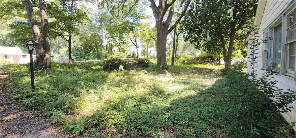 3 bedroom, 1 bathroom, 932 sq ft single family residence under contract at 1926 Sumter Street, Atlanta, GA 30318 — photo 9