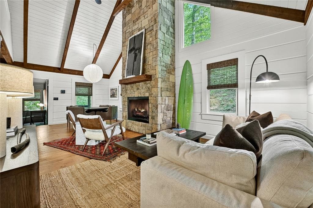 3 bedroom, 2 bathroom single family residence for rent at 545 Chestnut Ridge, Blue Ridge, GA 30513 for $4,200 a month