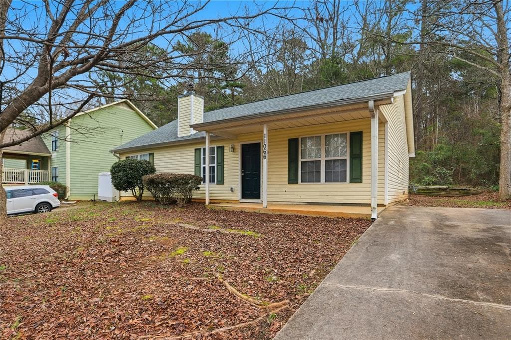 3 bedroom, 2 bathroom, 1,320 sq ft single family residence for sale at 11066 Shannon Circle, Hampton, GA 30228 — photo 3