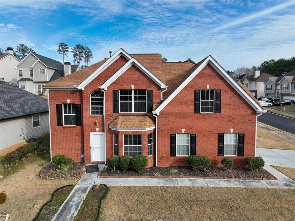 1568 Queen Elizabeth Drive