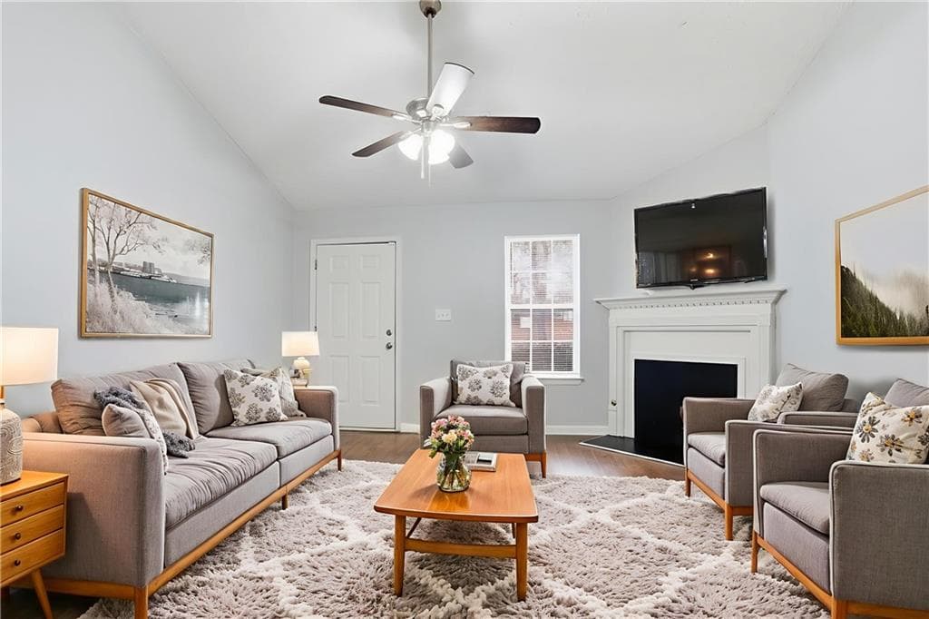 3 bedroom, 2 bathroom, 1,320 sq ft single family residence for sale at 11066 Shannon Circle, Hampton, GA 30228 — photo 9