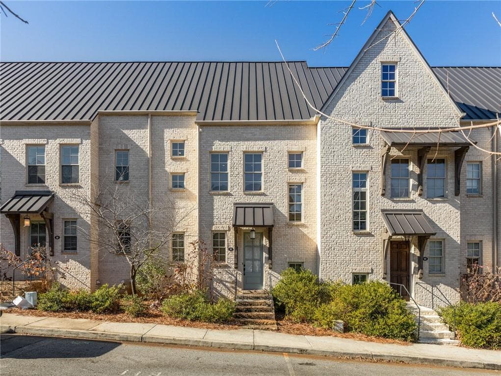 2 bedroom, 3 bathroom, 1,561 sq ft townhouse under contract at 113 Ray Way, Chattahoochee Hills, GA 30268