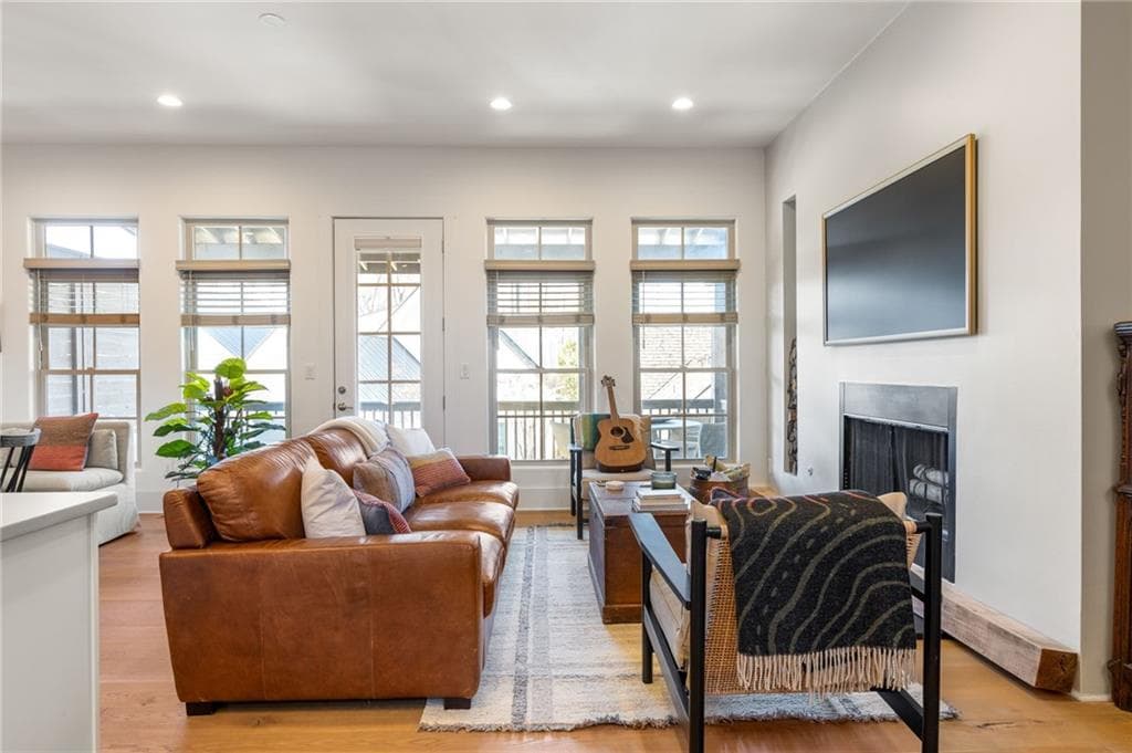 2 bedroom, 3 bathroom, 1,561 sq ft townhouse under contract at 113 Ray Way, Chattahoochee Hills, GA 30268 — photo 3
