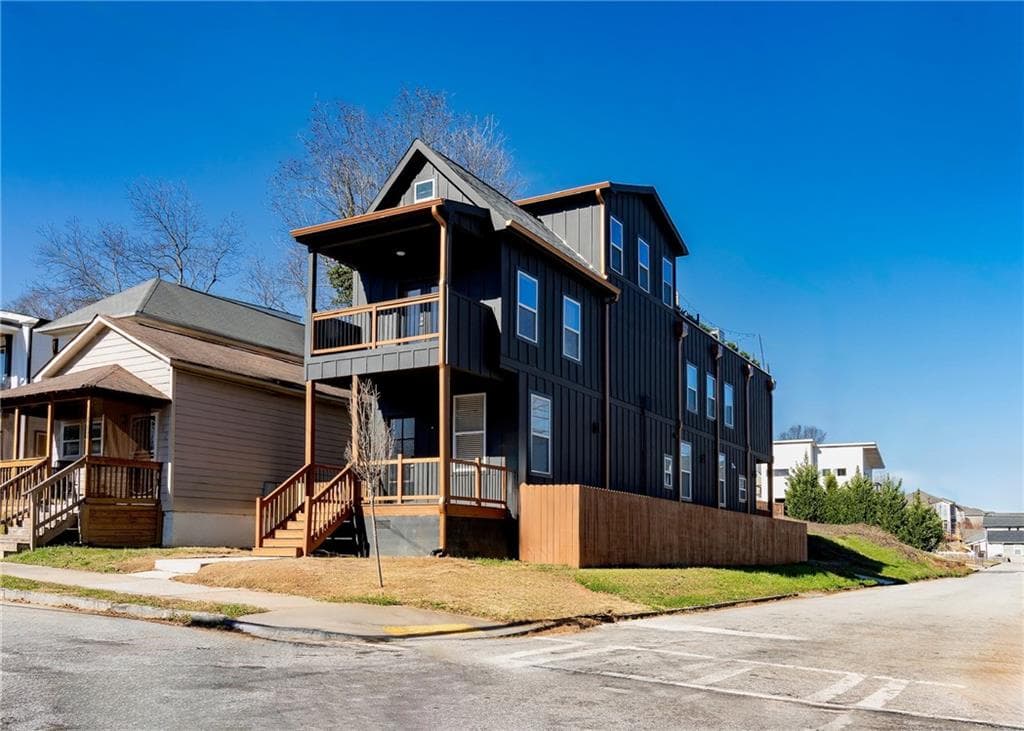 4 bedroom, 4 bathroom, 2,364 sq ft single family residence under contract at 443 Mary Street, Atlanta, GA 30310