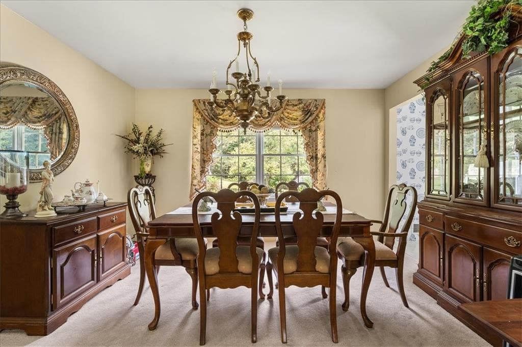3 bedroom, 2 bathroom, 1,859 sq ft single family residence under contract at 1033 Davenport Circle, Powder Springs, GA 30127 — photo 6