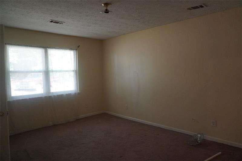 3 bedroom, 2 bathroom, 1,556 sq ft single family residence for sale at 1558 THORNWOOD Court, Jonesboro, GA 30236 — photo 9