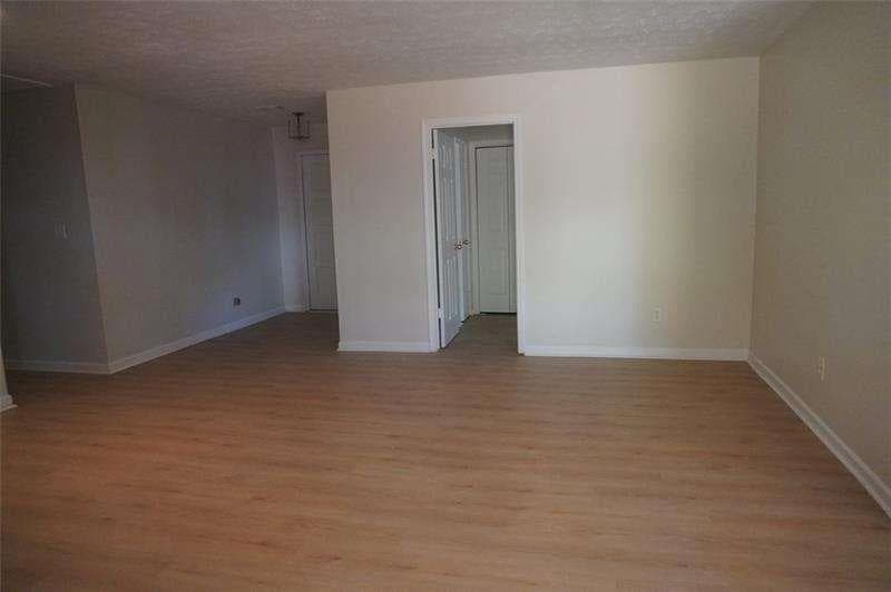 3 bedroom, 2 bathroom, 1,556 sq ft single family residence for sale at 1558 THORNWOOD Court, Jonesboro, GA 30236 — photo 10