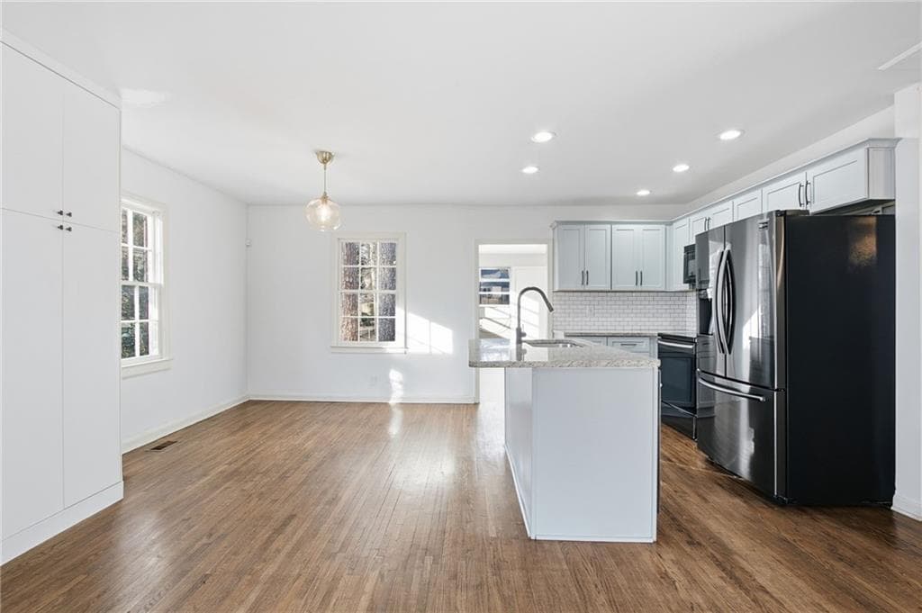 3 bedroom, 2 bathroom, 1,724 sq ft single family residence for sale at 1333 Lynford Drive, Atlanta, GA 30310 — photo 6