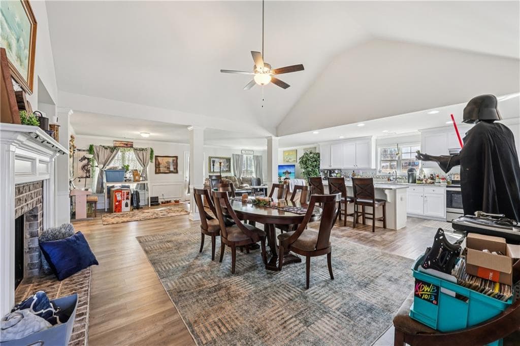 4 bedroom, 4 bathroom, 2,679 sq ft single family residence for sale at 580 Belmont Park Drive, Commerce, GA 30529 — photo 2