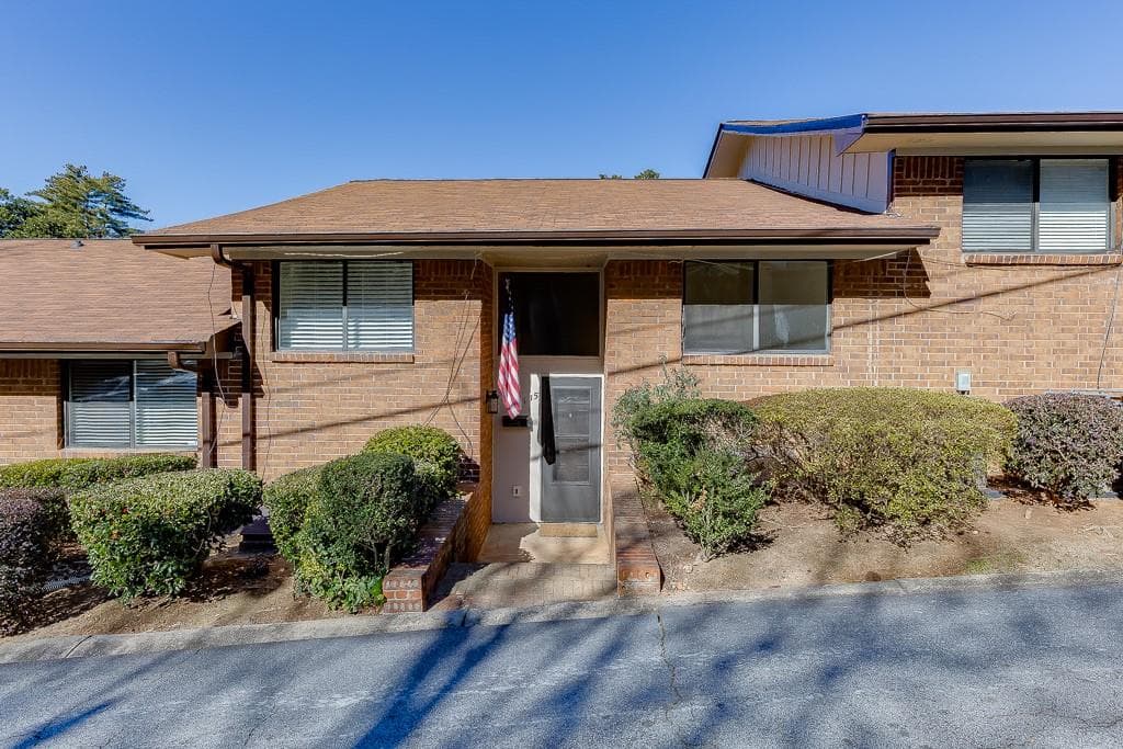 2535 Bradford Square, Atlanta, GA 30345 — most recent listing photo