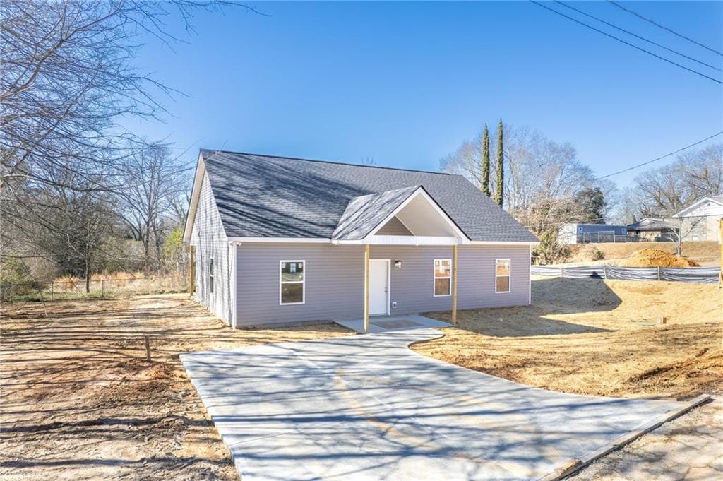 30 Moore Avenue, Toccoa, GA 30577 — most recent listing photo