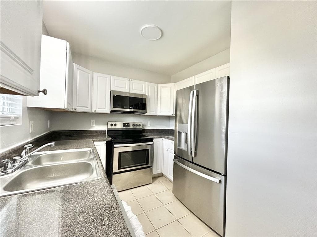 4 bedroom, 3 bathroom townhouse for sale at 1026 Wheel House Lane C, Monroe, GA 30655 — photo 4