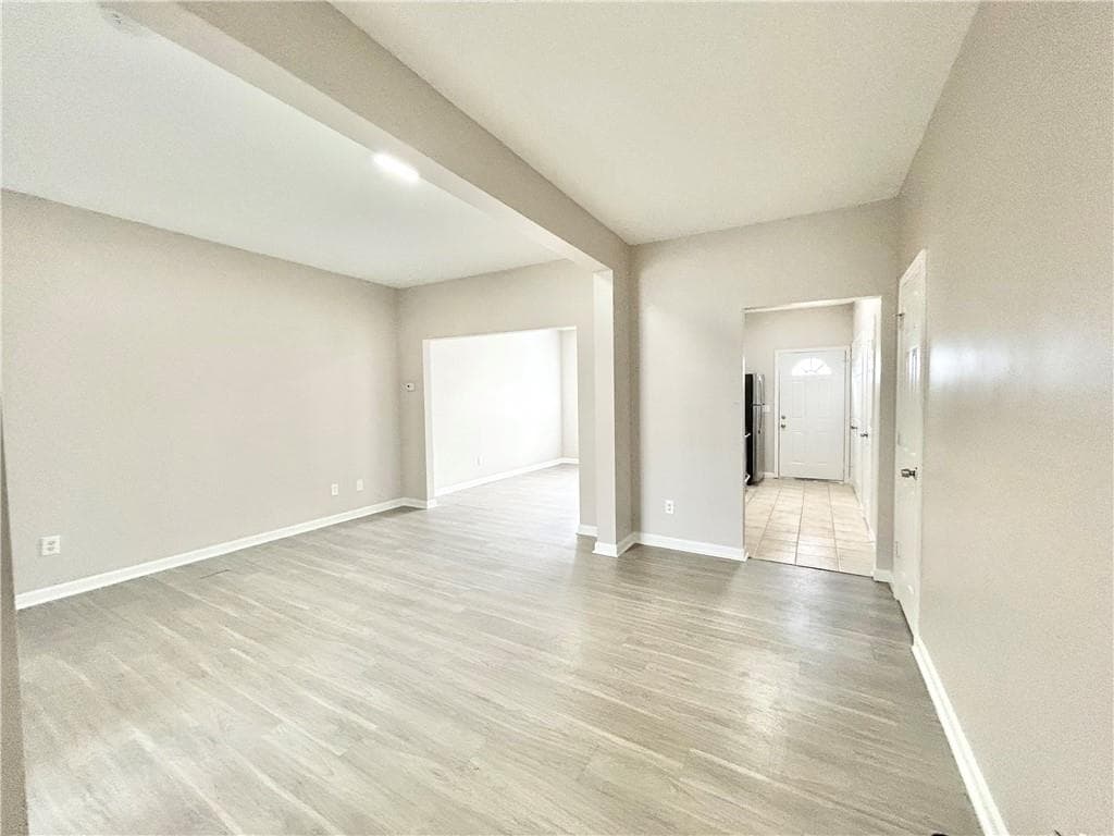 4 bedroom, 3 bathroom townhouse for sale at 1026 Wheel House Lane H, Monroe, GA 30655 — photo 2