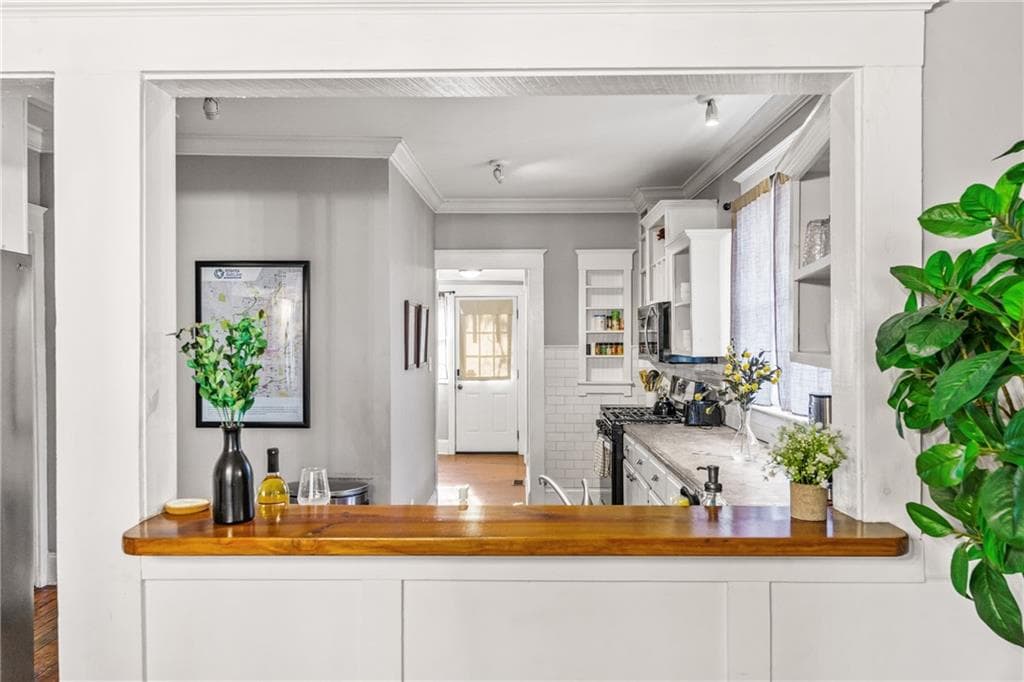 2 bedroom, 2 bathroom single family residence for rent at 2608 Church Street, Atlanta, GA 30318 for $2,250 a month — photo 10