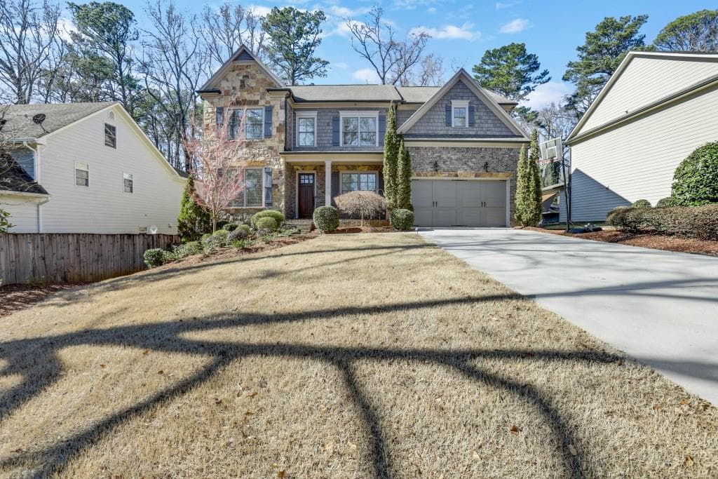 6 bedroom, 5 bathroom, 5,000 sq ft single family residence sold at 3183 Parkridge Crescent, Atlanta, GA 30341