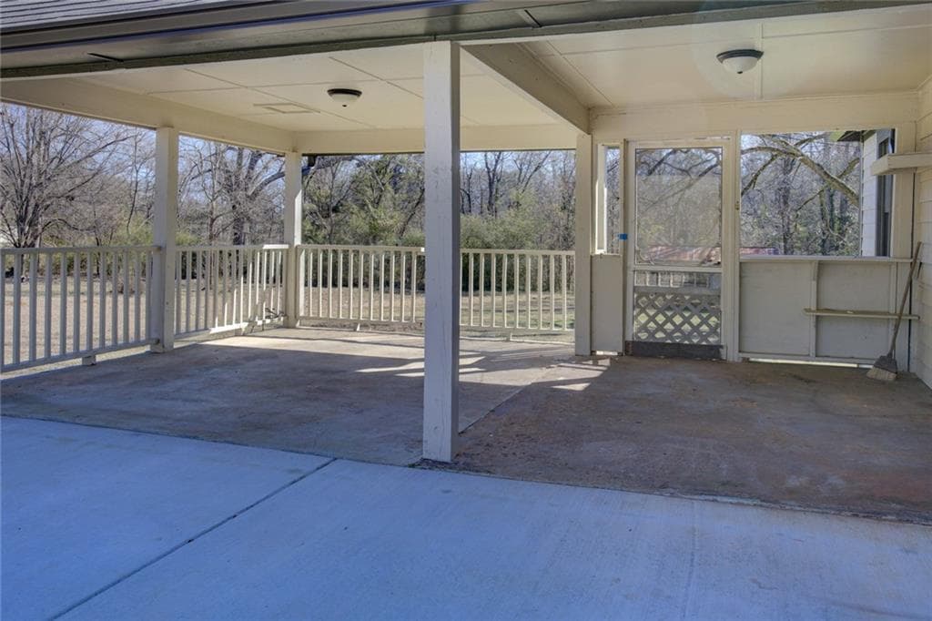 4 bedroom, 4 bathroom, 2,498 sq ft single family residence under contract at 63 Neely Hammonds Road, Covington, GA 30014 — photo 4