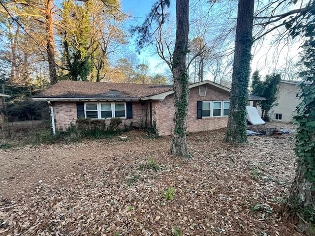 4 bedroom, 3 bathroom, 2,252 sq ft single family residence sold at 3833 Leander Court, Tucker, GA 30084