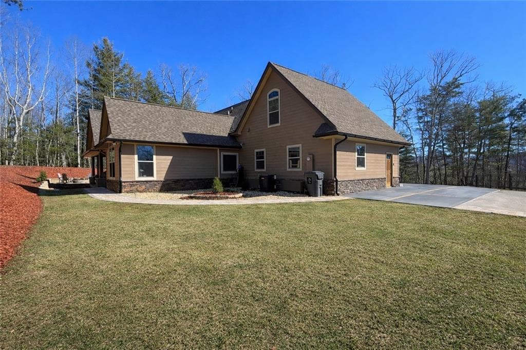 3 bedroom, 3 bathroom, 2,819 sq ft single family residence for sale at 3331 Gumlog Road, Young Harris, GA 30582 — photo 2
