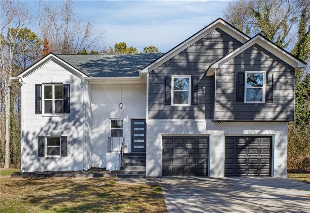 4 bedroom, 2 bathroom, 2,202 sq ft single family residence sold at 2874 Fairburn Road, Atlanta, GA 30331