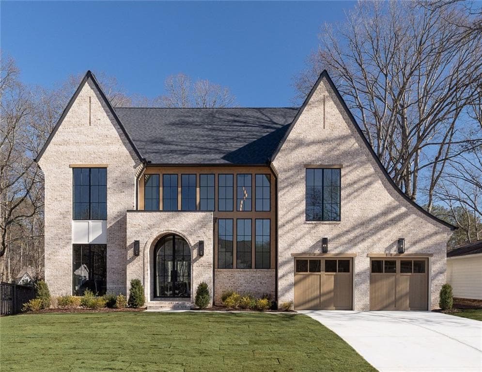 5 bedroom, 5 bathroom, 4,121 sq ft single family residence sold at 3643 London Road, Atlanta, GA 30341